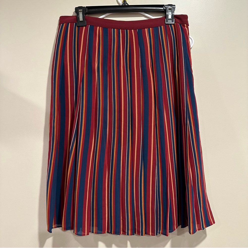 Ann Taylor pleated striped red blue skirt 8 like new